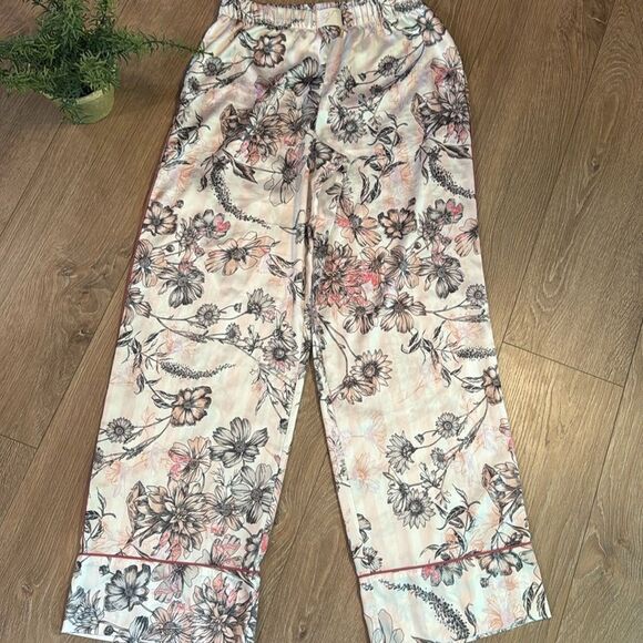 ((2 PAIR)) VICTORIAS SECRET WIDE LEG SATIN PAJAMA PANTS SIZE SMALL - Picture 3 of 8
